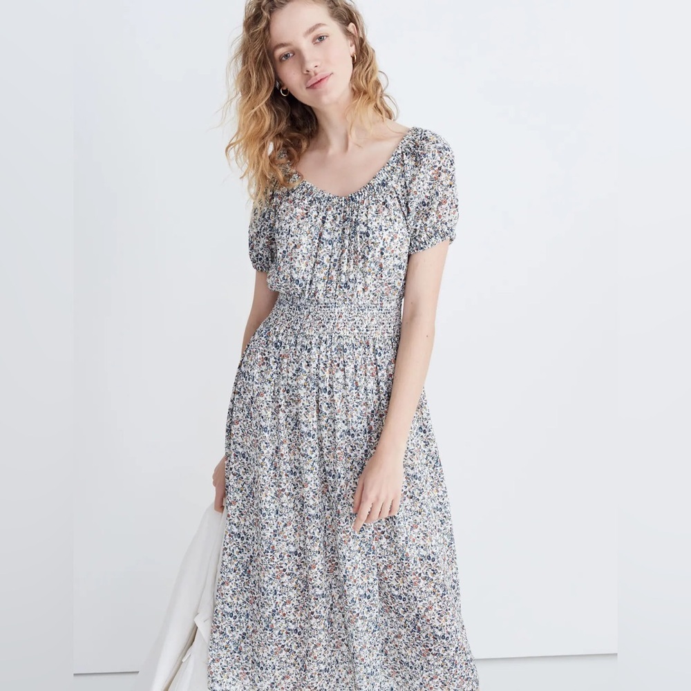 Madewell Smock-Waist Peasant Midi Dress‎ in
Blossoming Vines